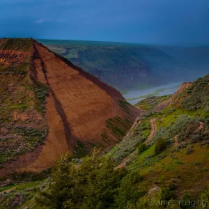 Example of a bad crop job on a landscape photograph